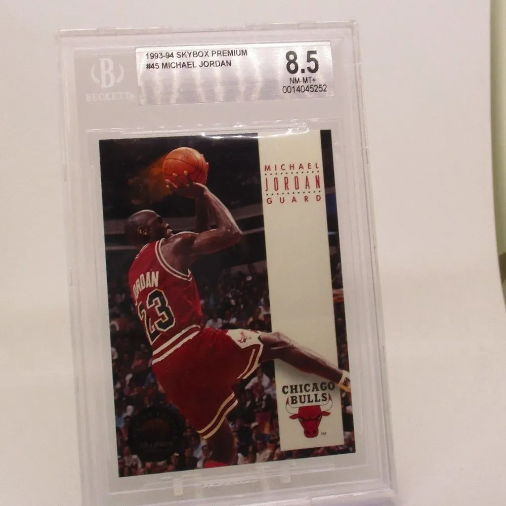 Michael Jordan #45 Skybox Premium 1993-94 BGS 8.5 NM-MT+